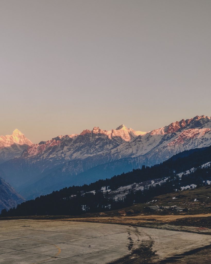 Auli snow covred mountains